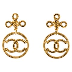 CHANEL Vintage Gold CC Infinity Knot Dangle Clip On Earrings