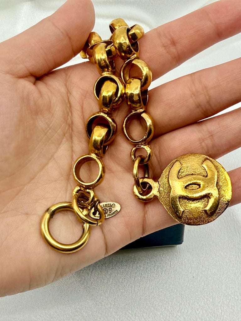 Chanel Vintage Gold CC Logo Chain Link Charm Bracelet For  display picture 1