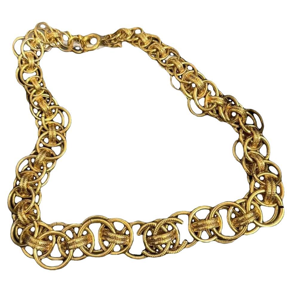 Chanel Vintage Oro Logo CC Catena A Link Collare Dichiarazione Collana in vendita