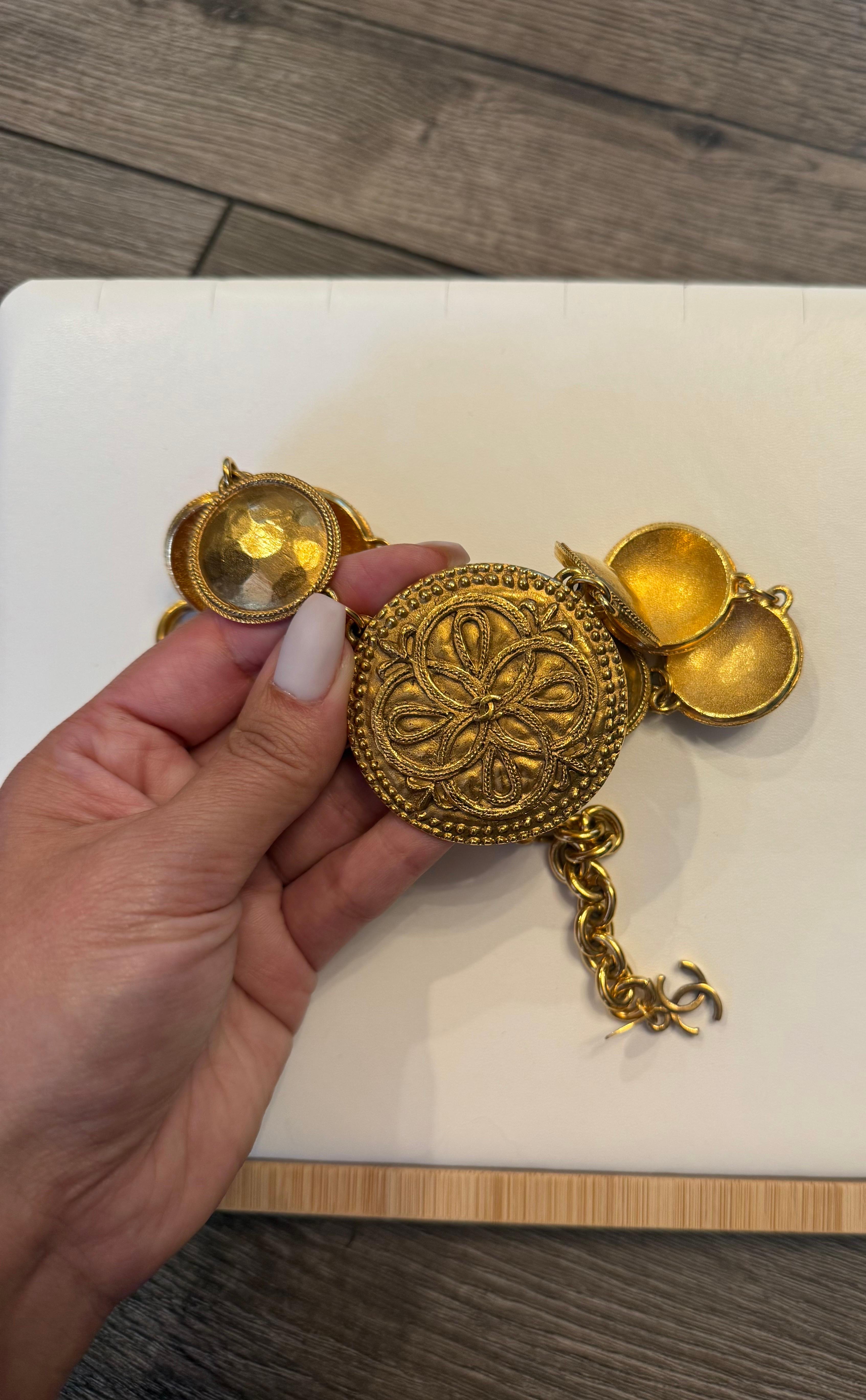 Chanel Vintage Gold CC Logo Flower Medallion Collar Statement Necklace For Sale 2