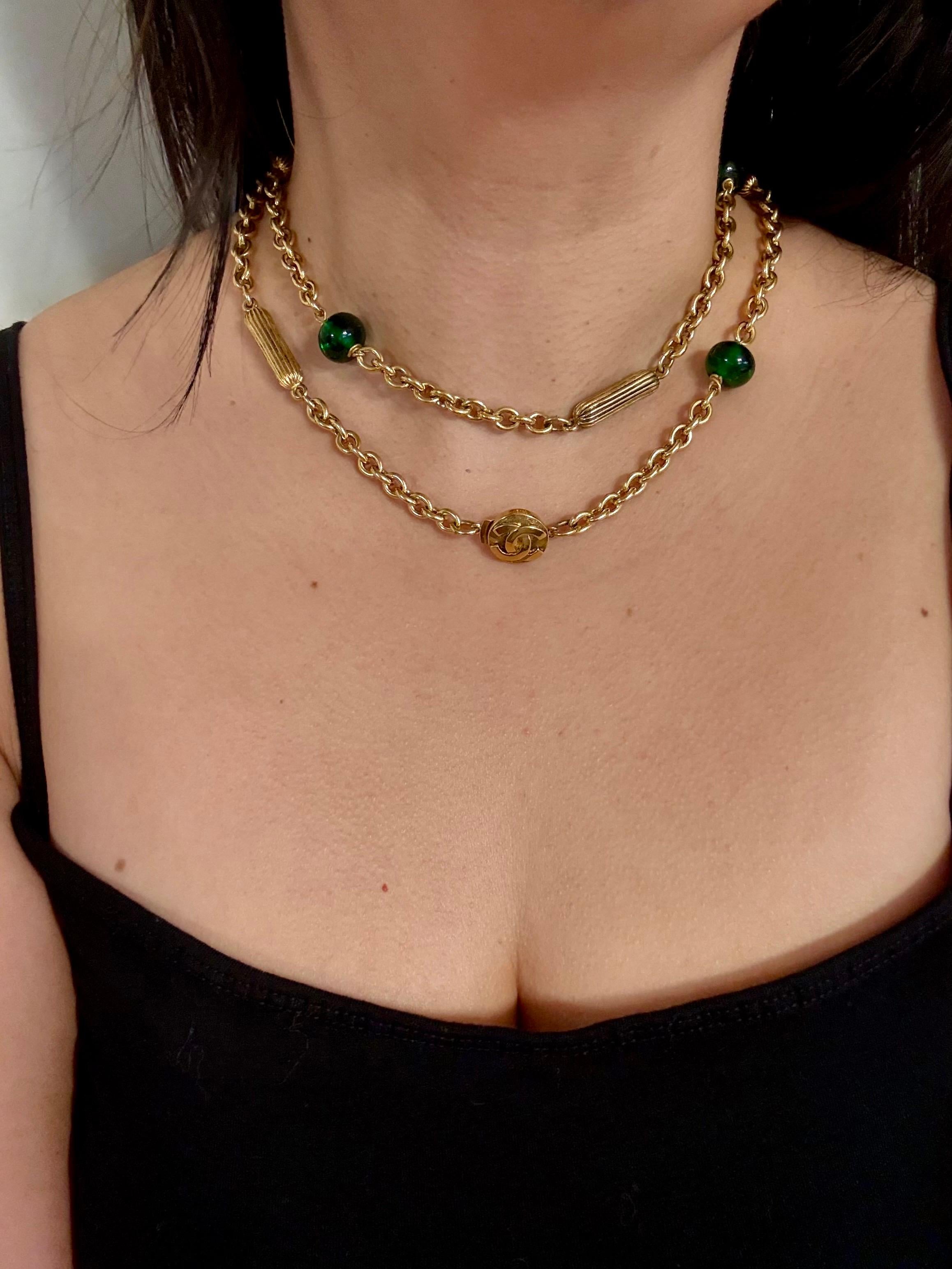 CHANEL Vintage Gold CC Logo Grün Gripoix Station Halskette im Angebot 6