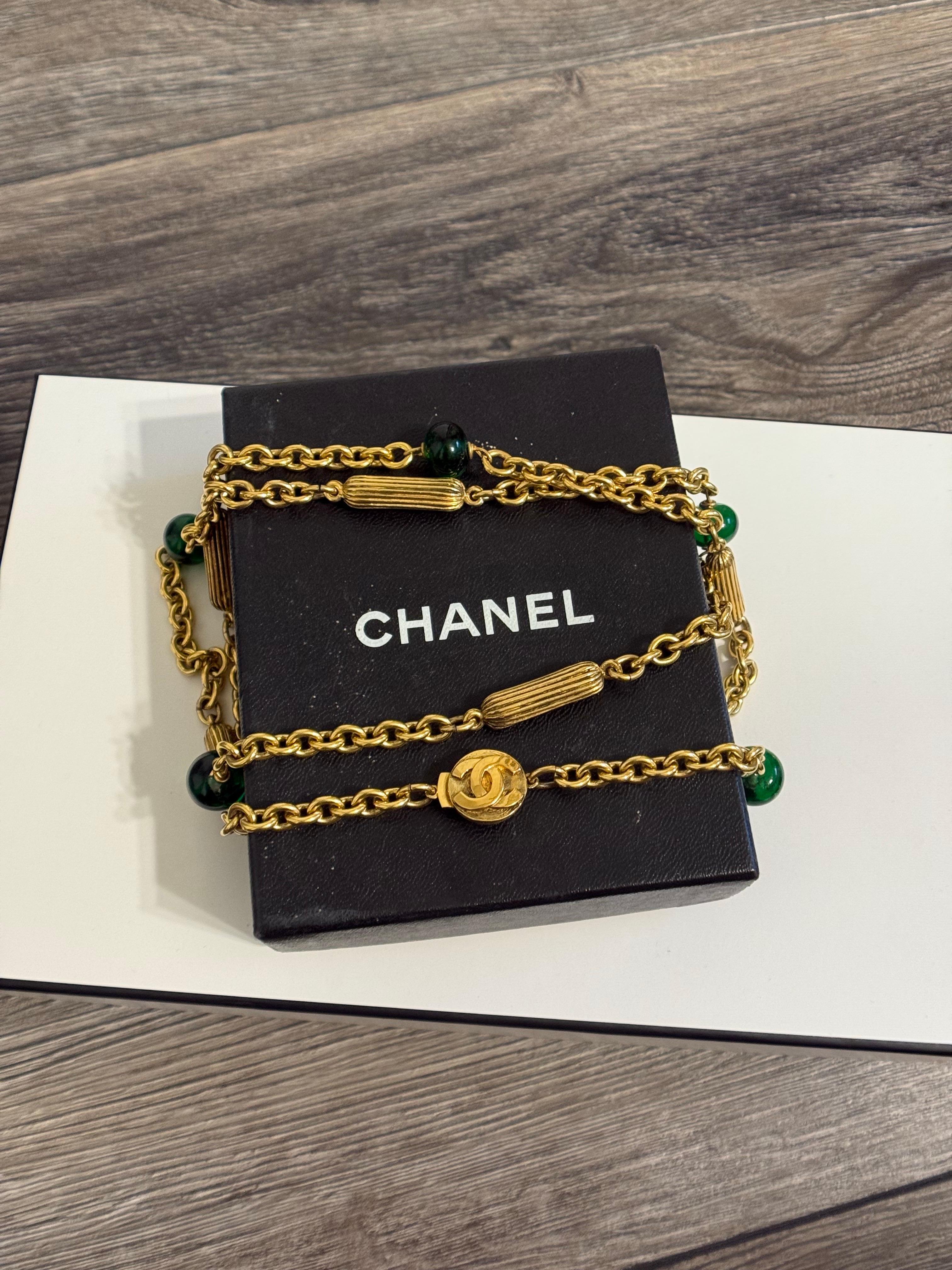 CHANEL Vintage Gold CC Logo Grün Gripoix Station Halskette im Angebot 4