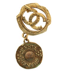 CHANEL Vintage Gold CC Logo Horse Charm Brooch