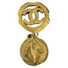 Chanel Vintage Oro Logo Cavallo Spilla