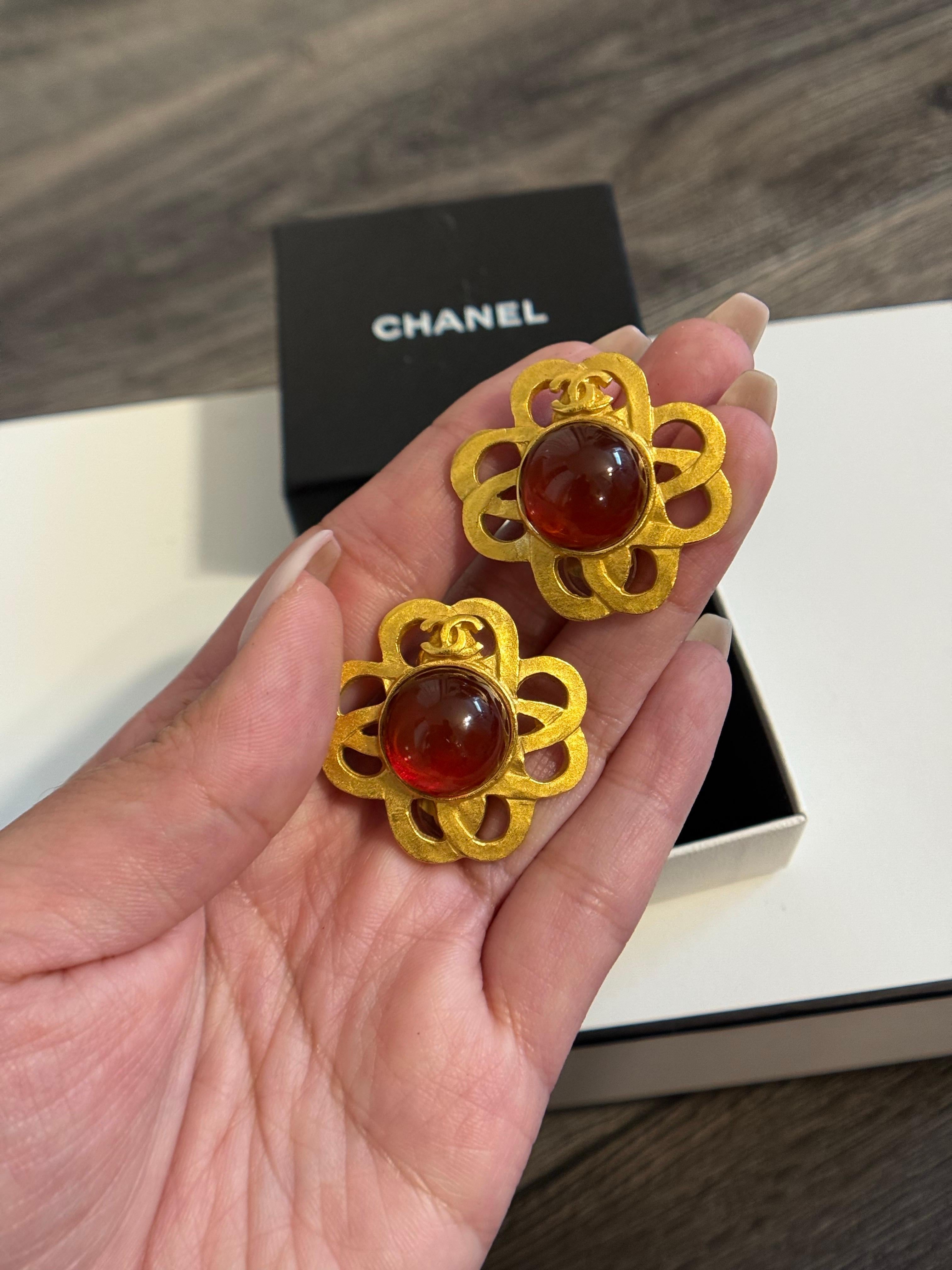 Chanel Vintage Gold CC Logo Rot Gripoix Clip On Statement Ohrringe im Angebot 7