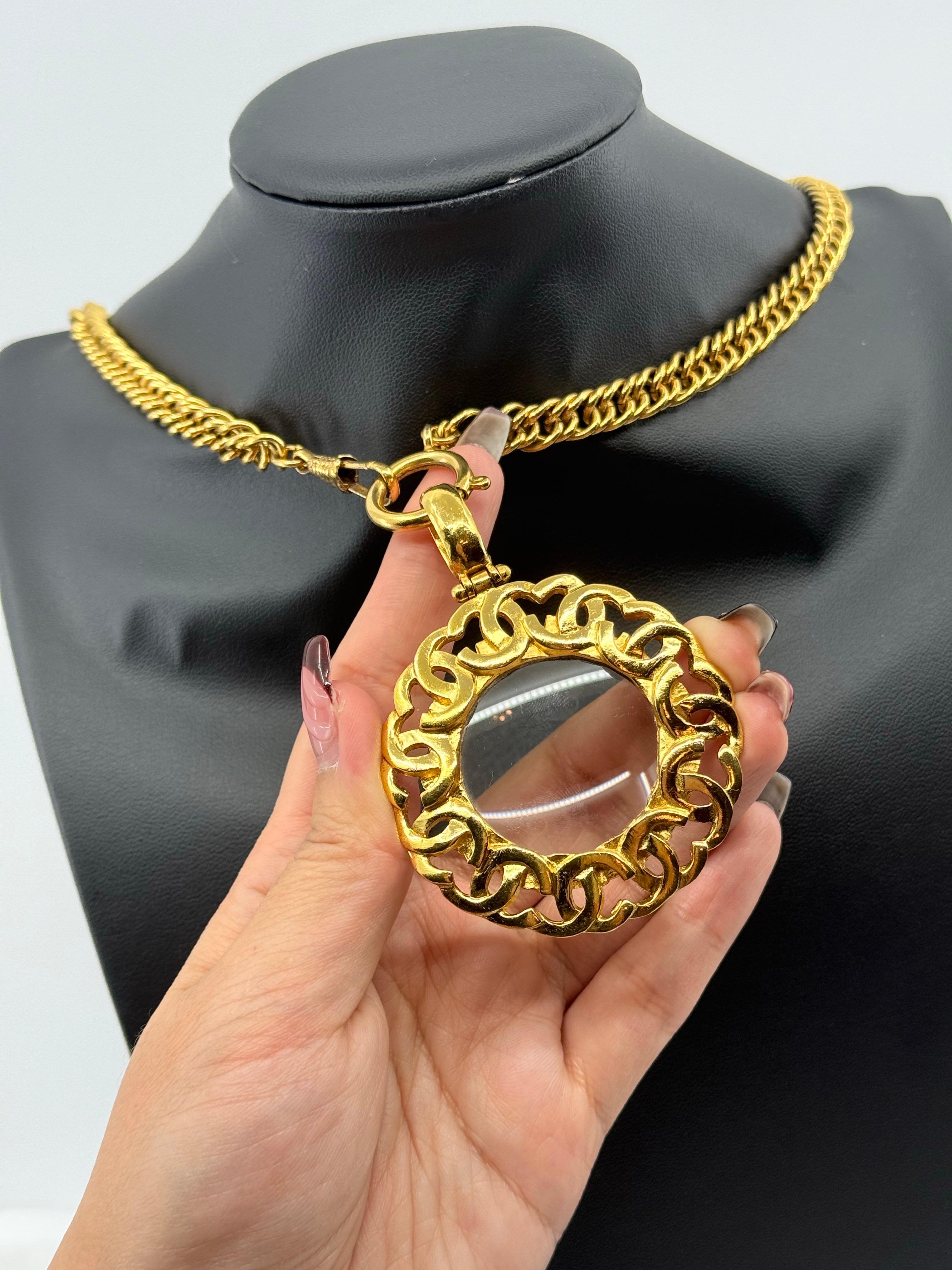 Chanel Vintage Gold CC Logos Vergrößerungsglas-Anhänger Halskette im Angebot 6