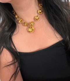 Collier CHANEL Vintage à maillons sphériques CC dorés