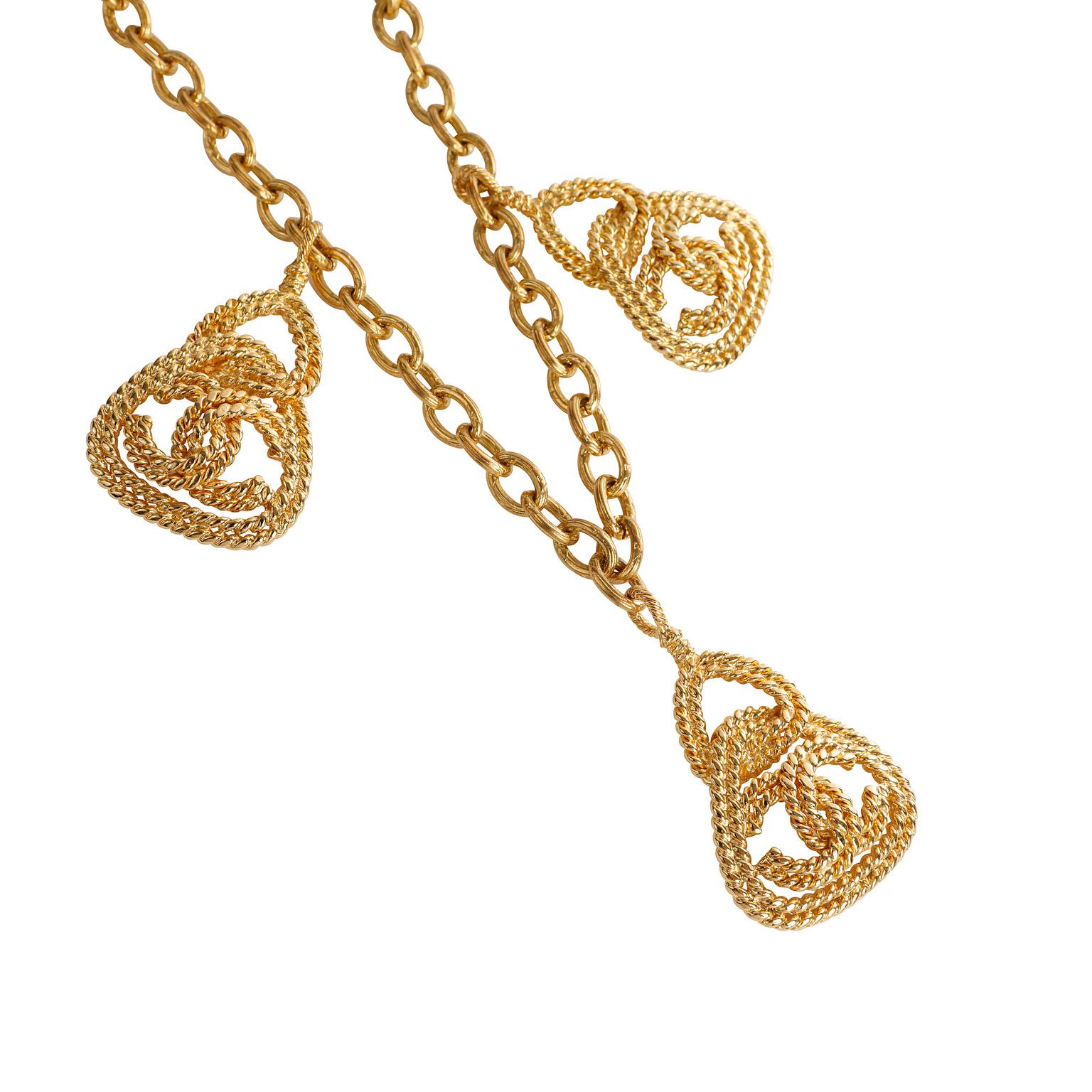 Chanel Collier à breloques vintage en corde CC en or Pour femmes en vente