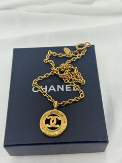 CHANEL Vintage Gold CC Sunburst Chain Pendant Necklace