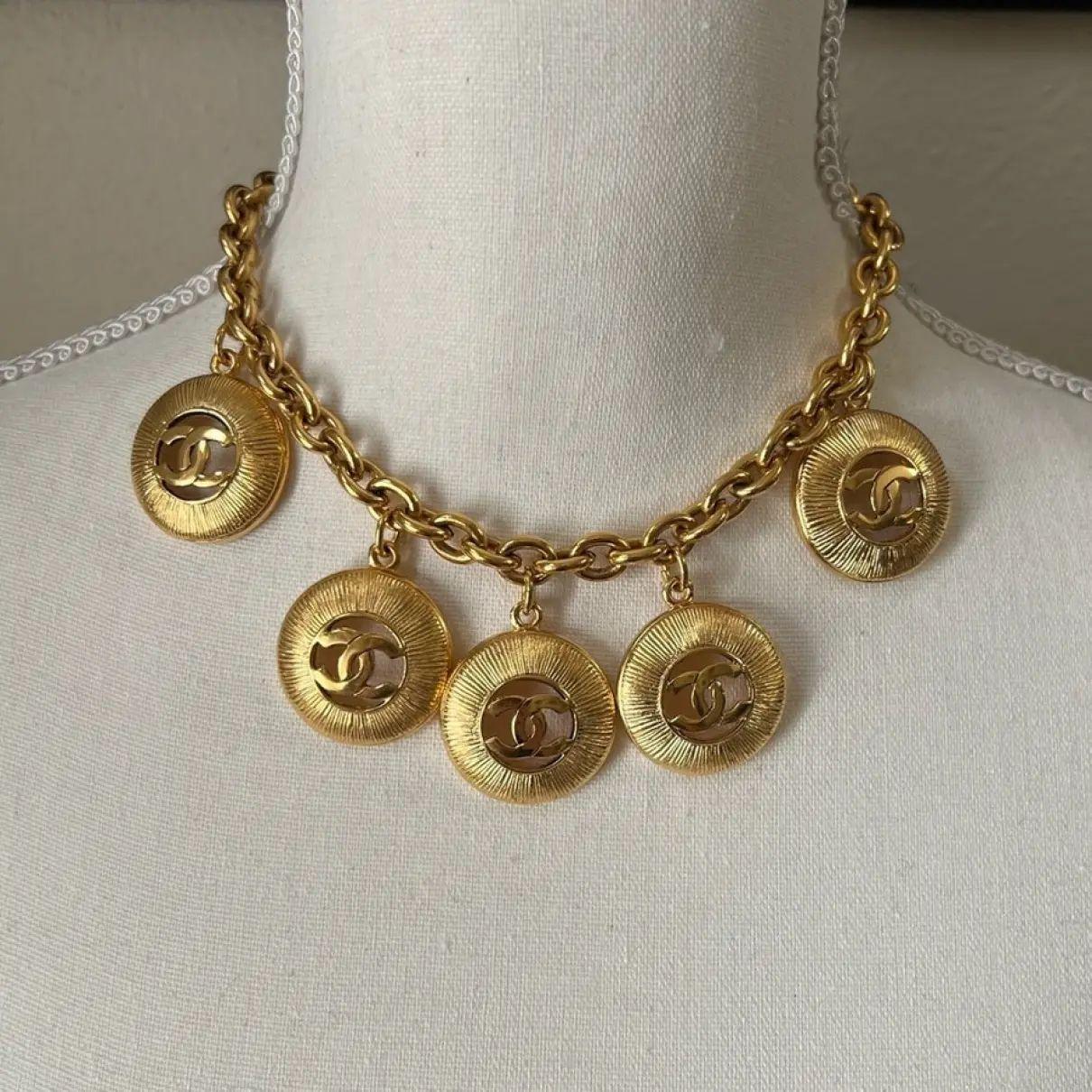 DETAILS:
Hallmark: CHANEL
Made in France
Gold Plated
The necklace is in good condition showing minimal wear
Measurements approx.: 16