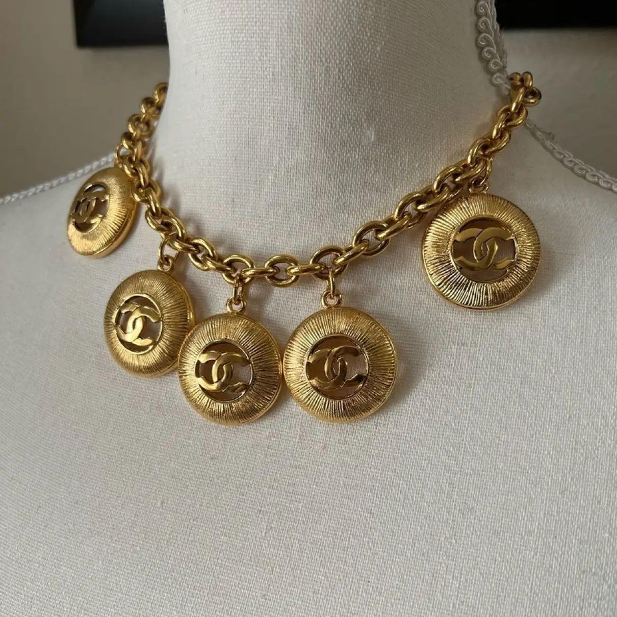 Chanel Vintage Gold CC Sunburst Medallion Collar Necklace In Good Condition For Sale In Bellevue, WA