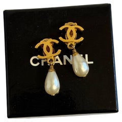 CHANEL Vintage Gold CC Teardrop Pearl Clip-on Dangle Earrings