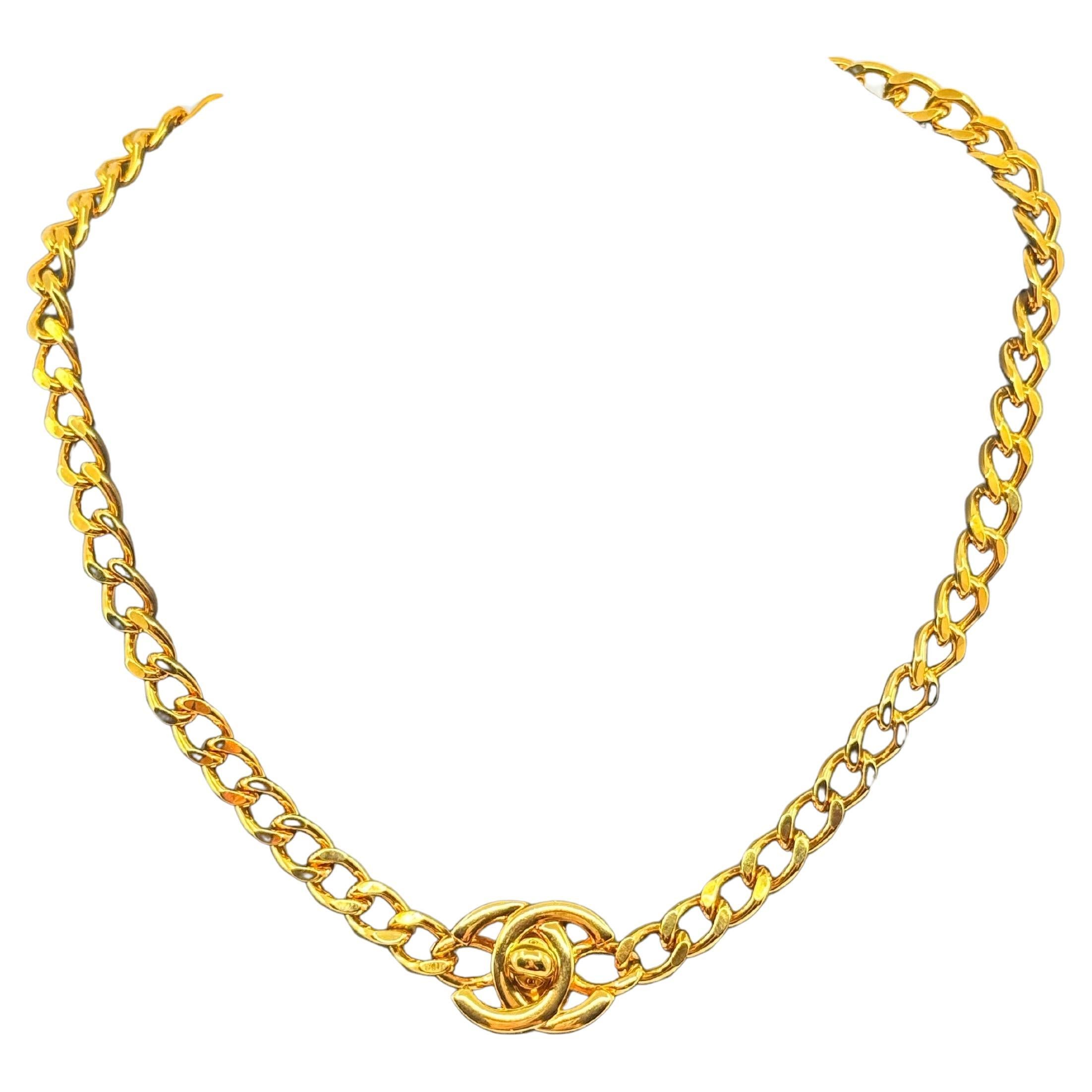 Chanel Vintage Gold CC Turn Lock Chain Choker Necklace