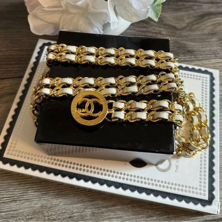 CHANEL Vintage White Leather Gold Chain Link CC Logo Necklace/Belt Chanel Metal Lambskin Reissue Lock Choker Black White Gold  main image 4