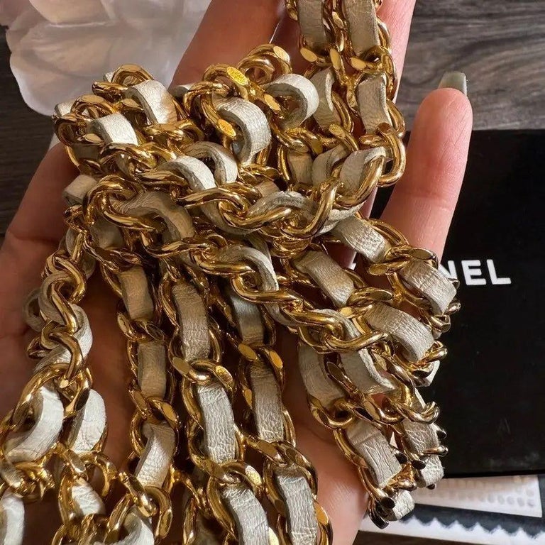 CHANEL Vintage Gold CC White Leather Chain Belt For Sale at  display picture 2