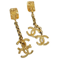 Chanel Vintage Gold Chain CC Logo  Clips Earrings
