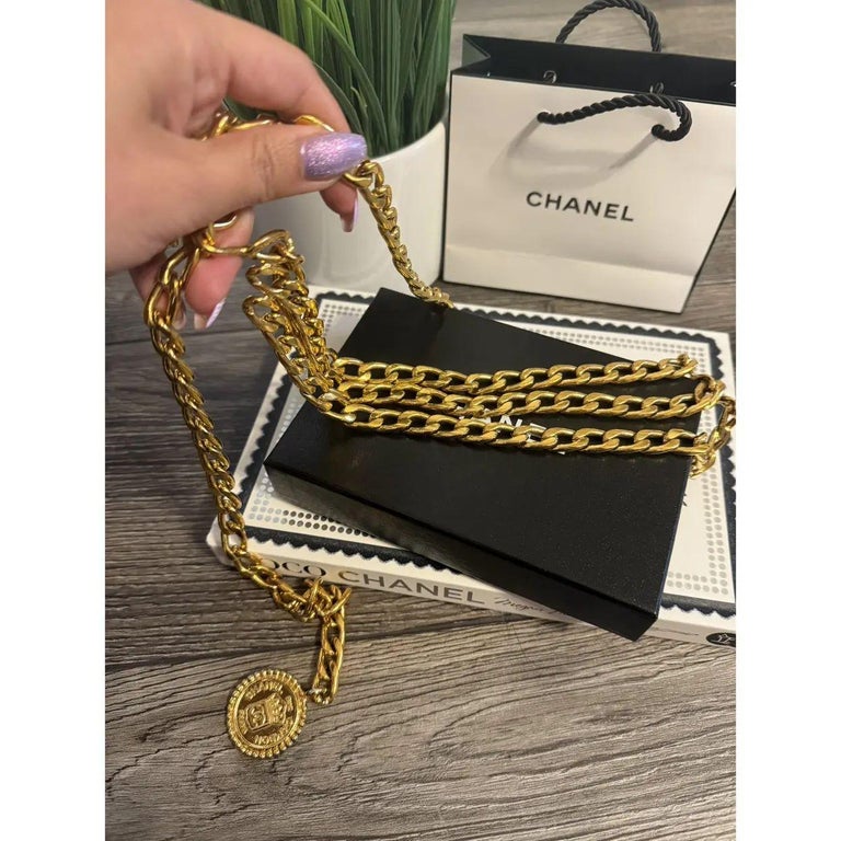 Chanel CC Logo Rue Cambon Paris Vintage Chain Belt Double Strand Gold Plated Chanel Vintage Gold Coin CC Rue Cambon Paris Multistrand  main image 2