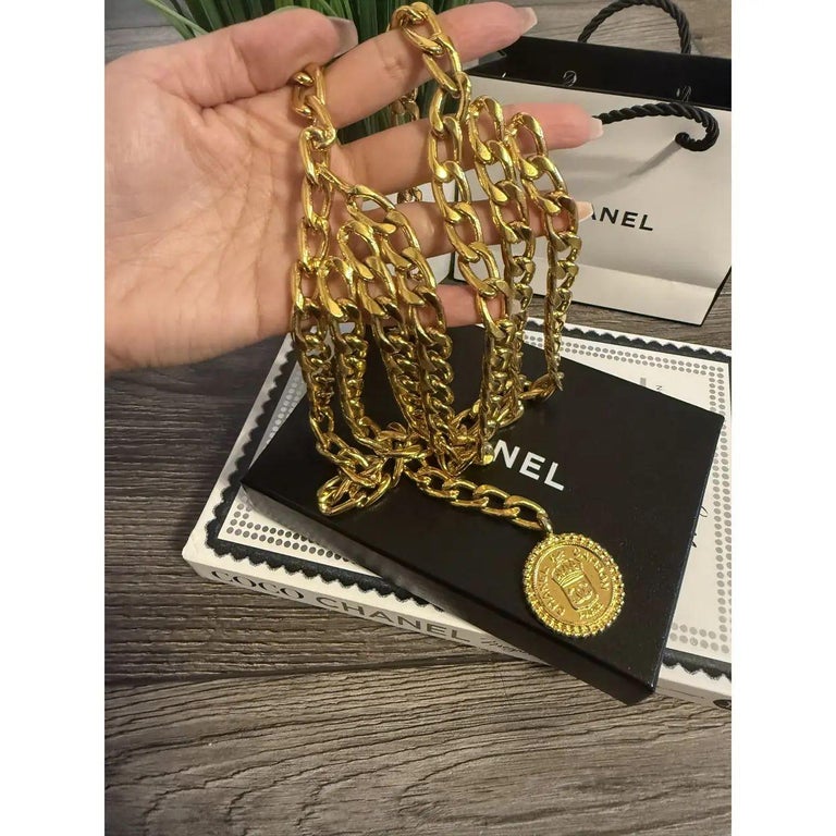 Chanel Vintage Gold Coin CC Rue Cambon Paris Multistrand  display picture 1