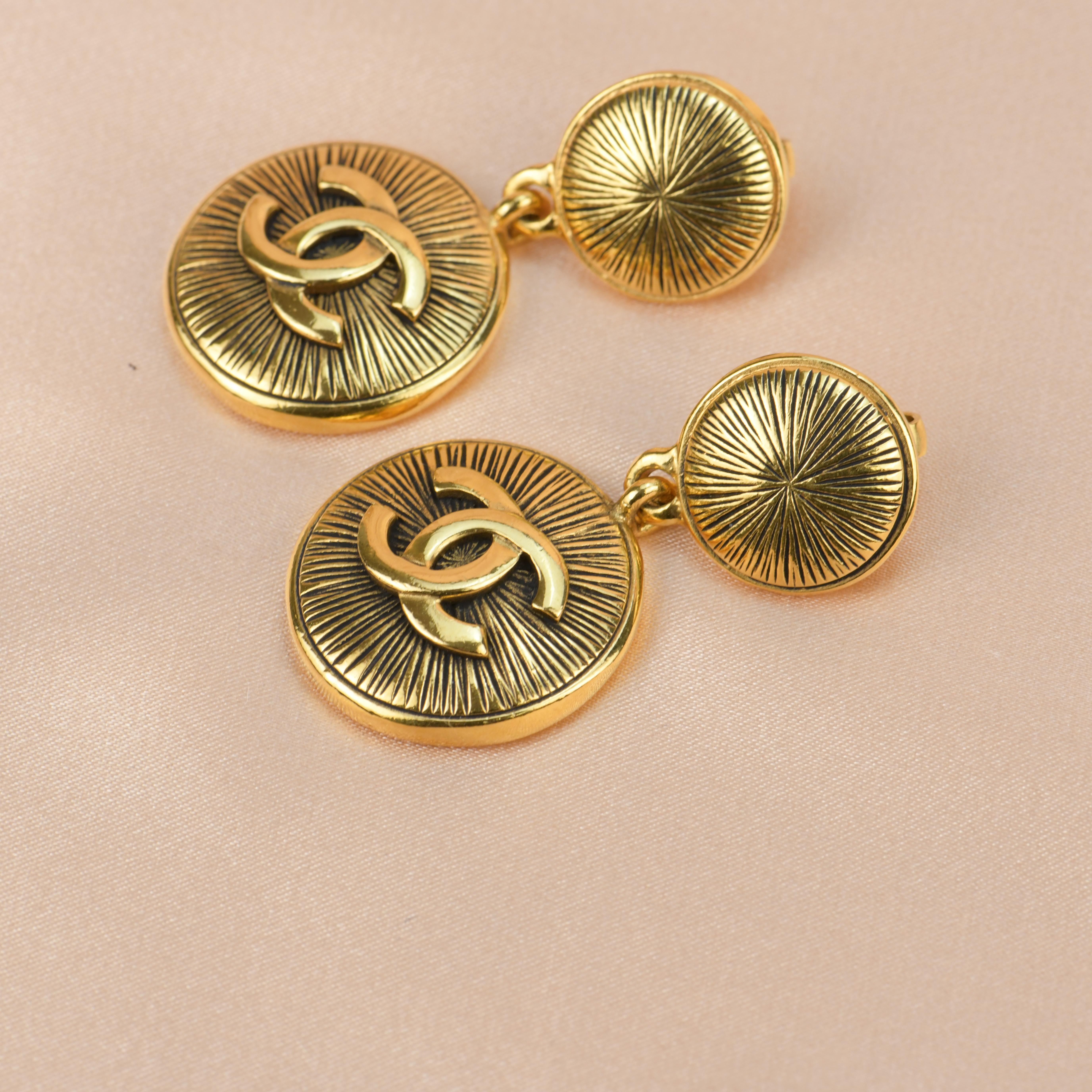 CHANEL Vintage Gold Coin Dangle Clip-On Earrings  4