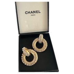 Orecchini a clip CHANEL Vintage con accenti di cristallo in oro
