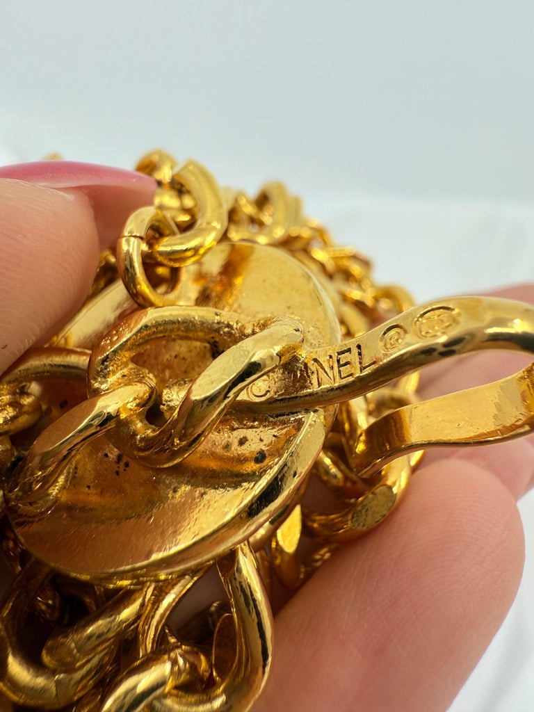 Chanel Vintage Gold Double Chain CC Medallion Waist Belt For  display picture 1