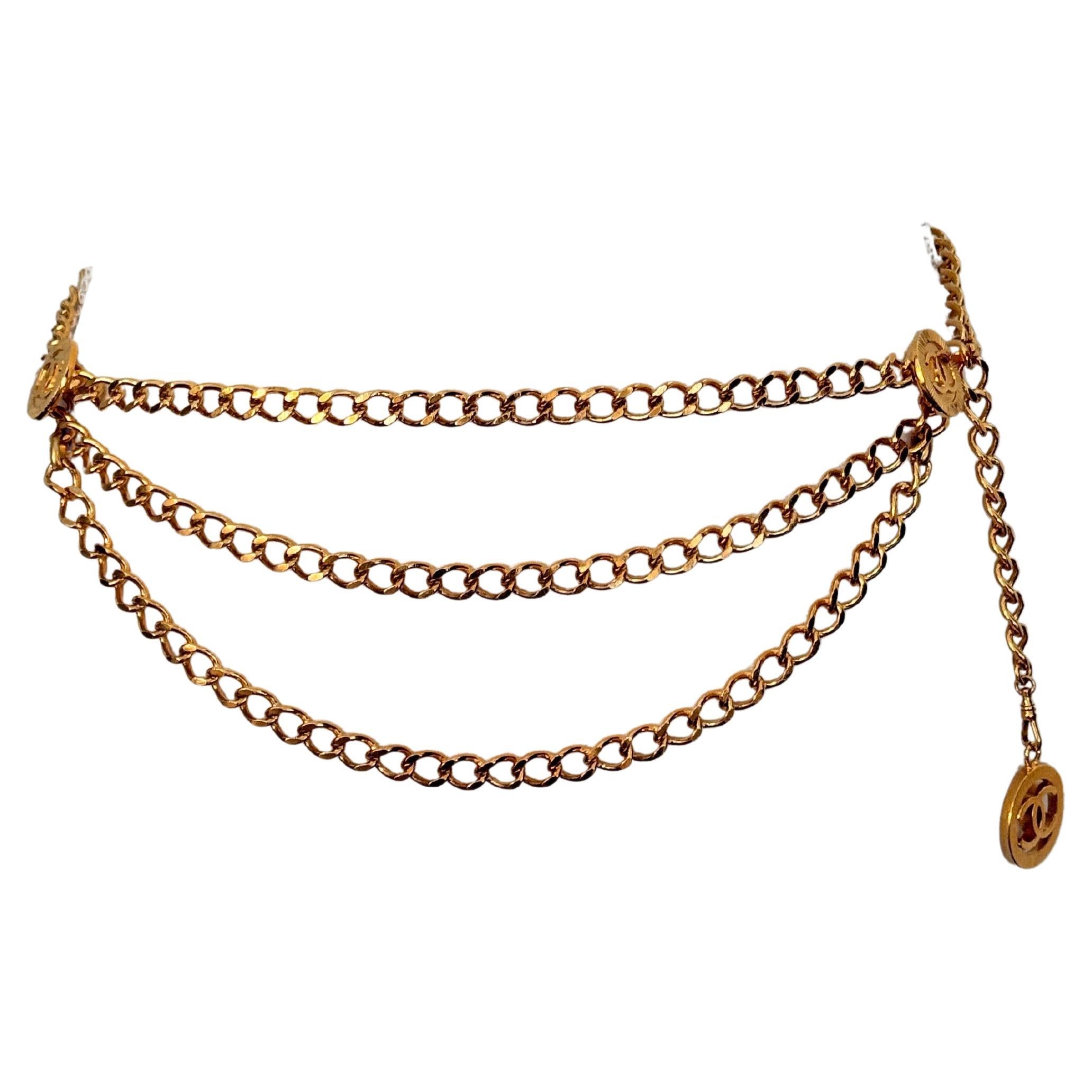 Chanel Vintage - Ceinture avec double chaîne en or et médaillon CC