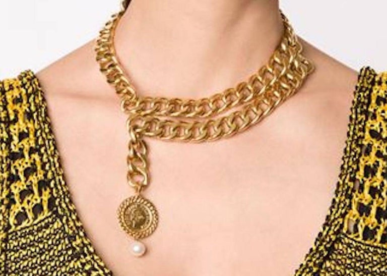 Chanel Vintage Gold Double Link Pearl Coin Medallion Choker