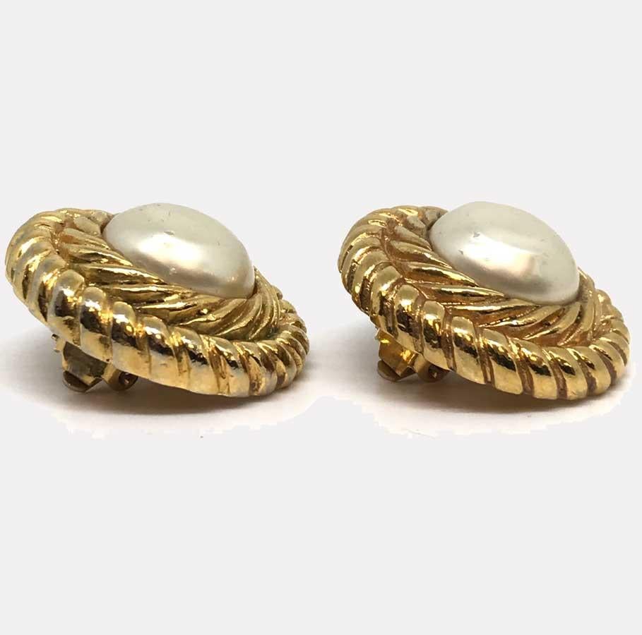 chanel vintage earrings gold