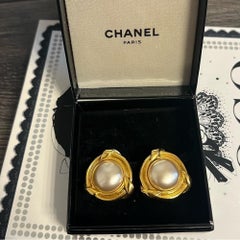 CHANEL Vintage Gold Faux Pearl Clip On Earrings