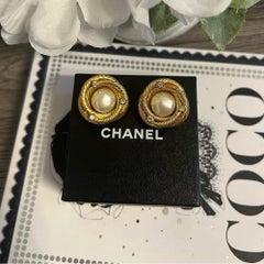 CHANEL Vintage Gold Faux Pearl & Crystal Clip On Earrings