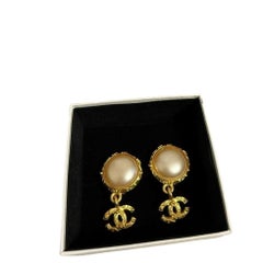 CHANEL Vintage Gold Faux Pearl Textured CC Dangle Clip On‎ Earrings