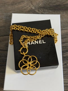 CHANEL Vintage Gold Flower CC Chain Pendant Necklace