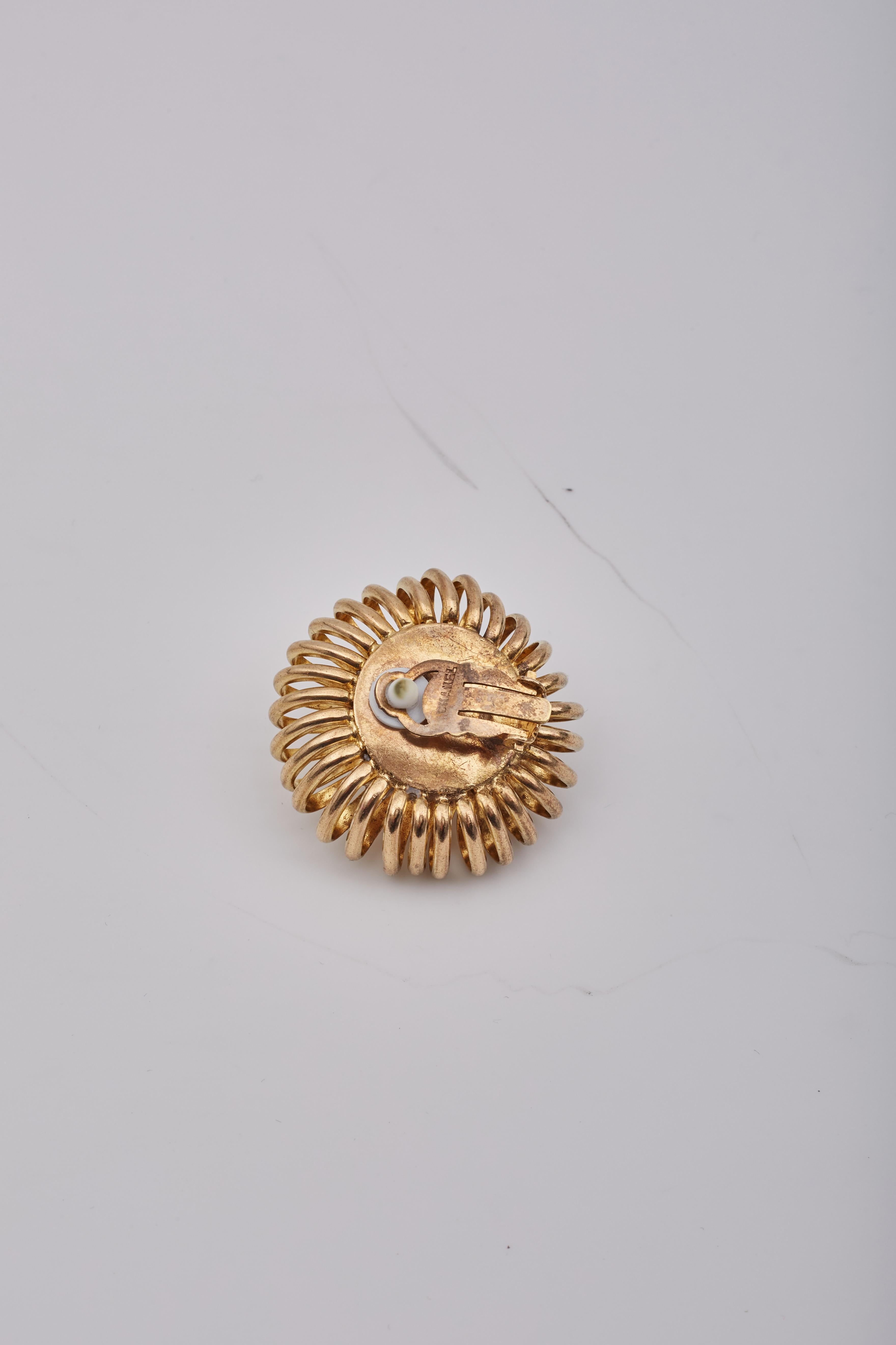 De las mujeres Pendientes Chanel Vintage Oro Grande Barroco Madreperla Metal en venta