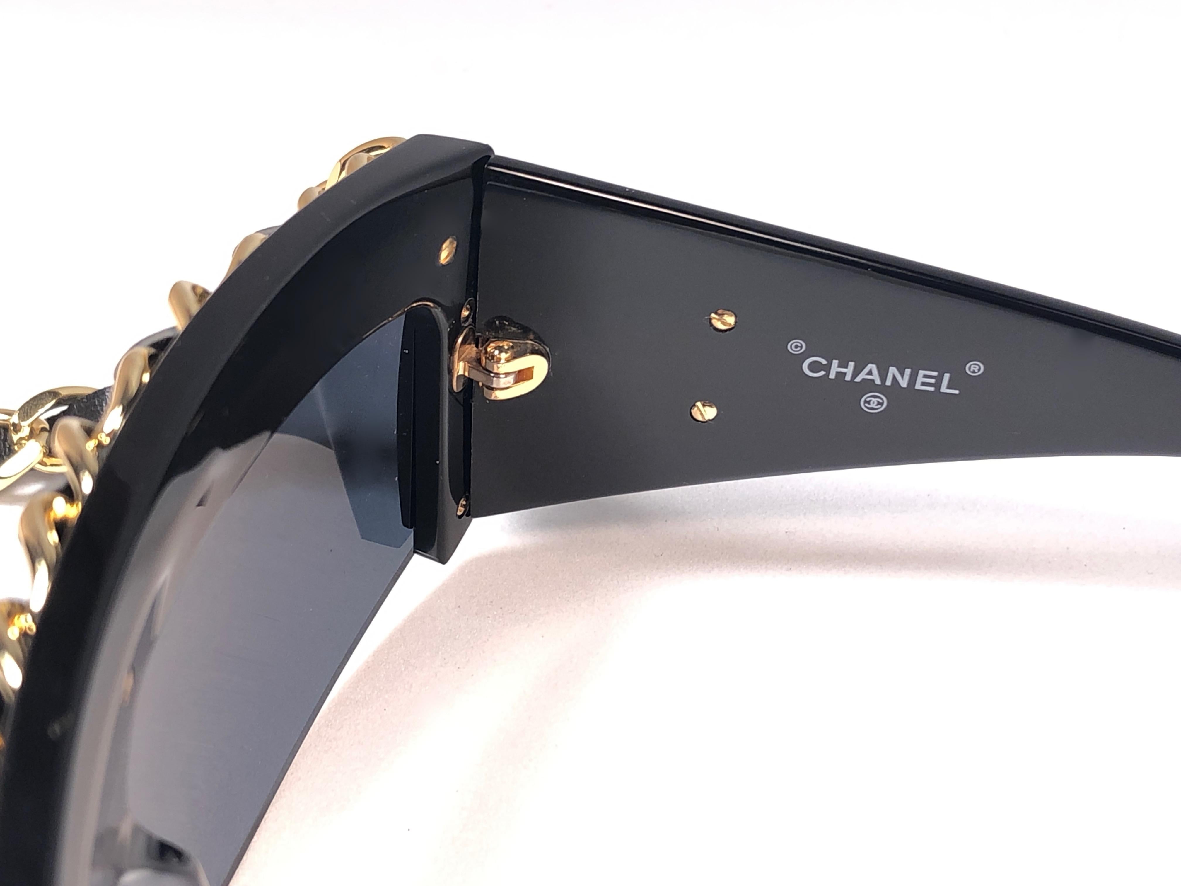 Chanel Vintage Gold Hardware Fall / Winter  1992 Sunglasses Made In Italy 1