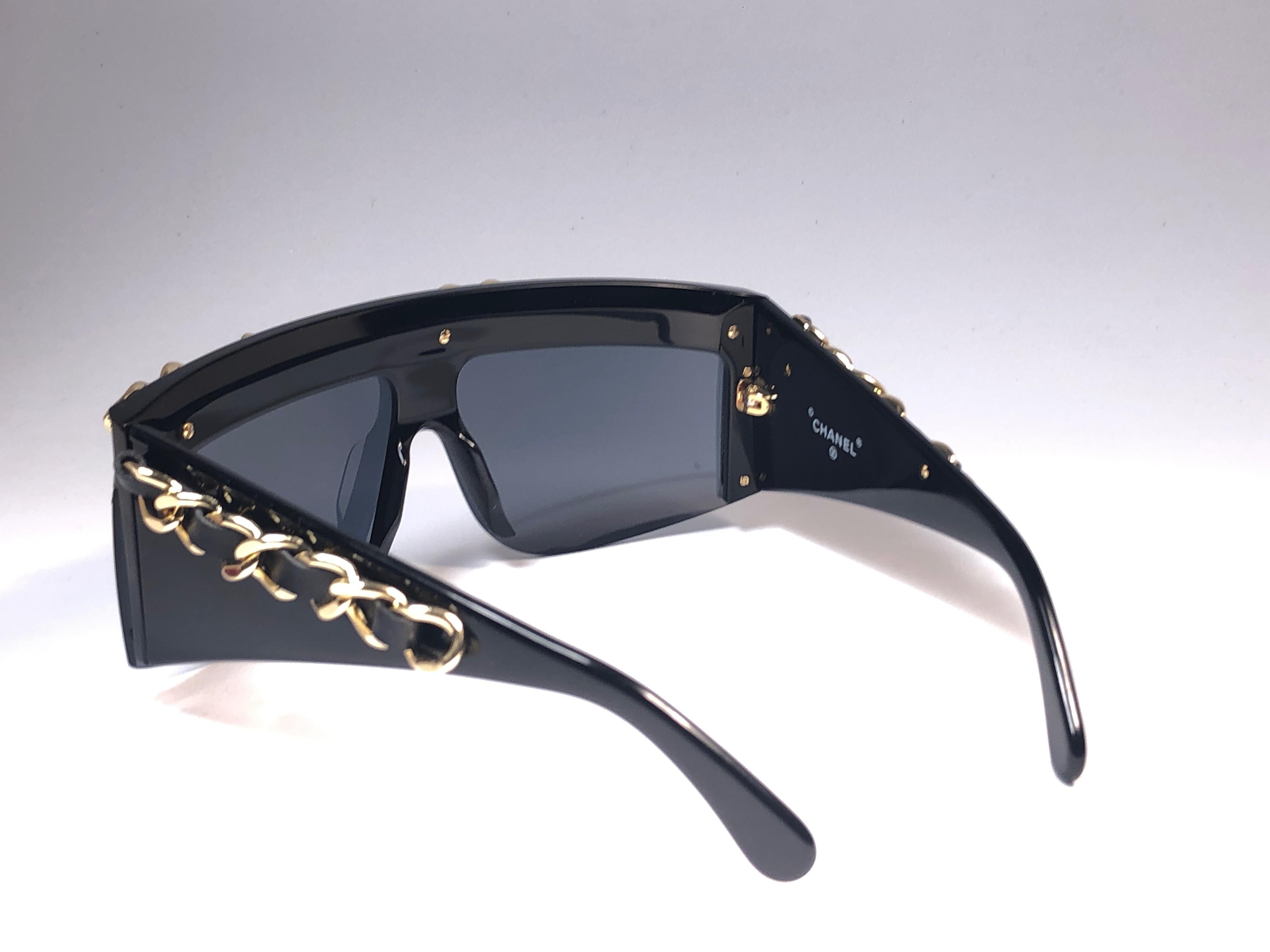 Chanel Vintage Gold Hardware Fall / Winter  1992 Sunglasses Made In Italy 1