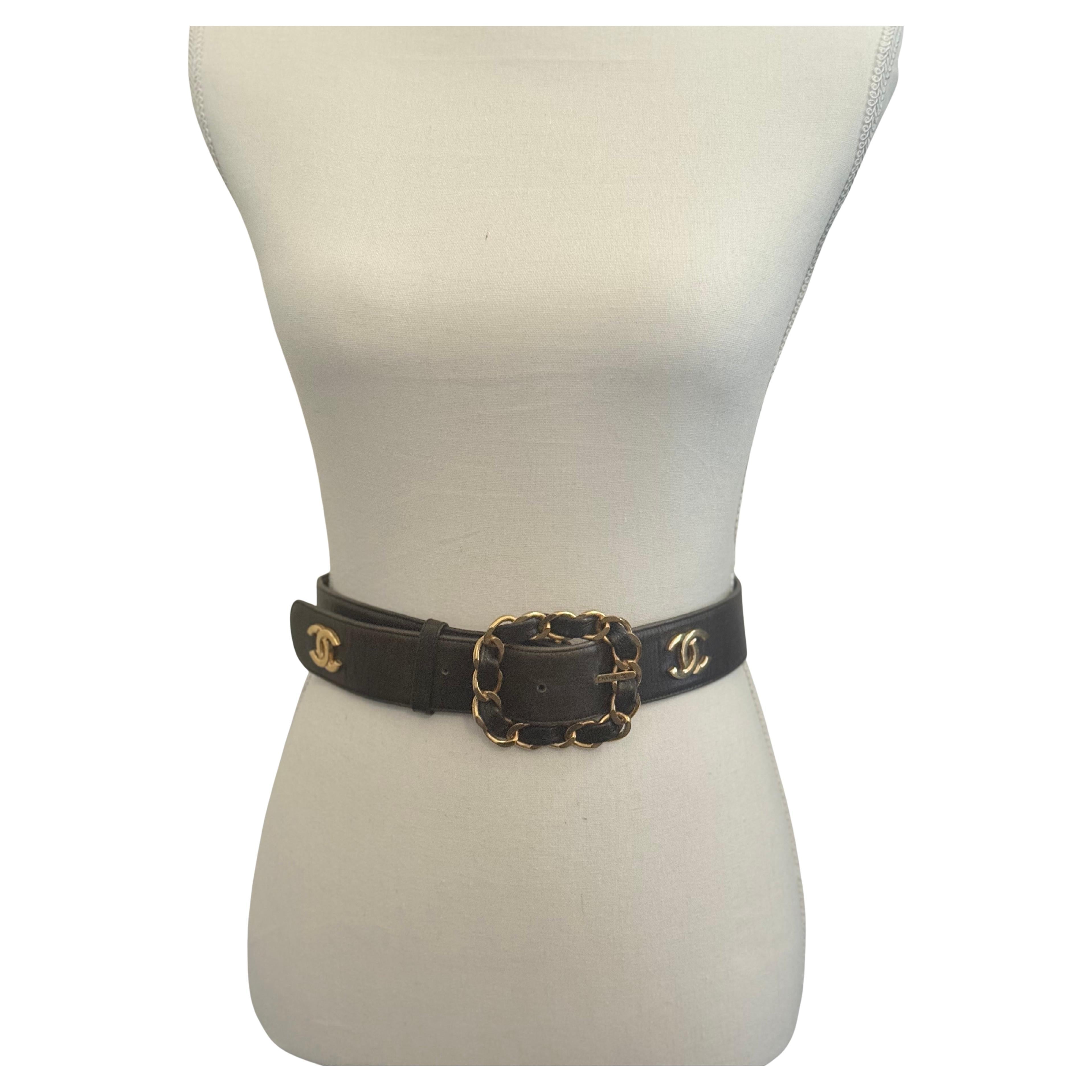 CHANEL Vintage Gold Interlocking CC Logo Black Leather Belt For Sale