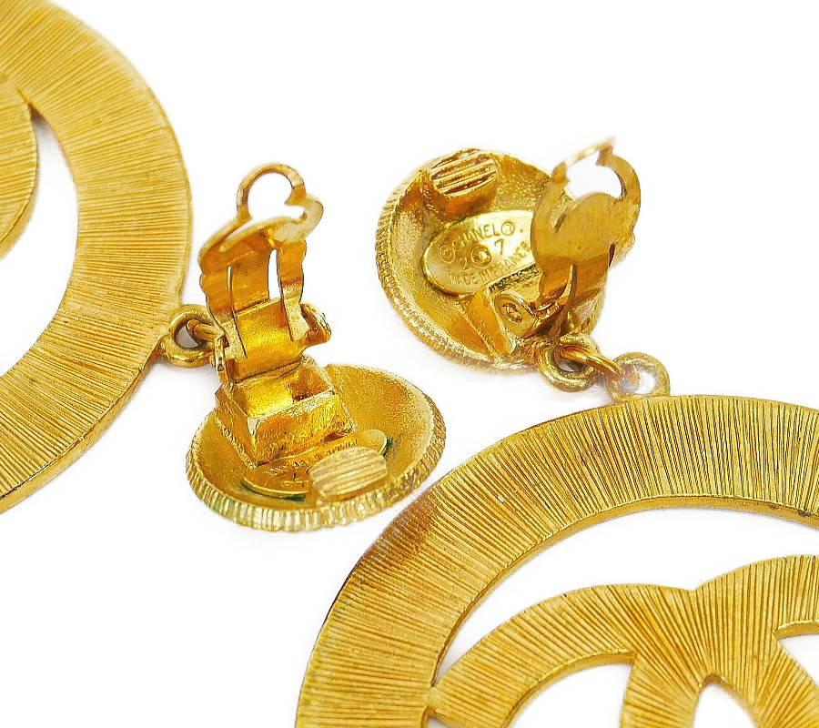 Chanel Vintage Gold Jumbo Dangling Earrings  5