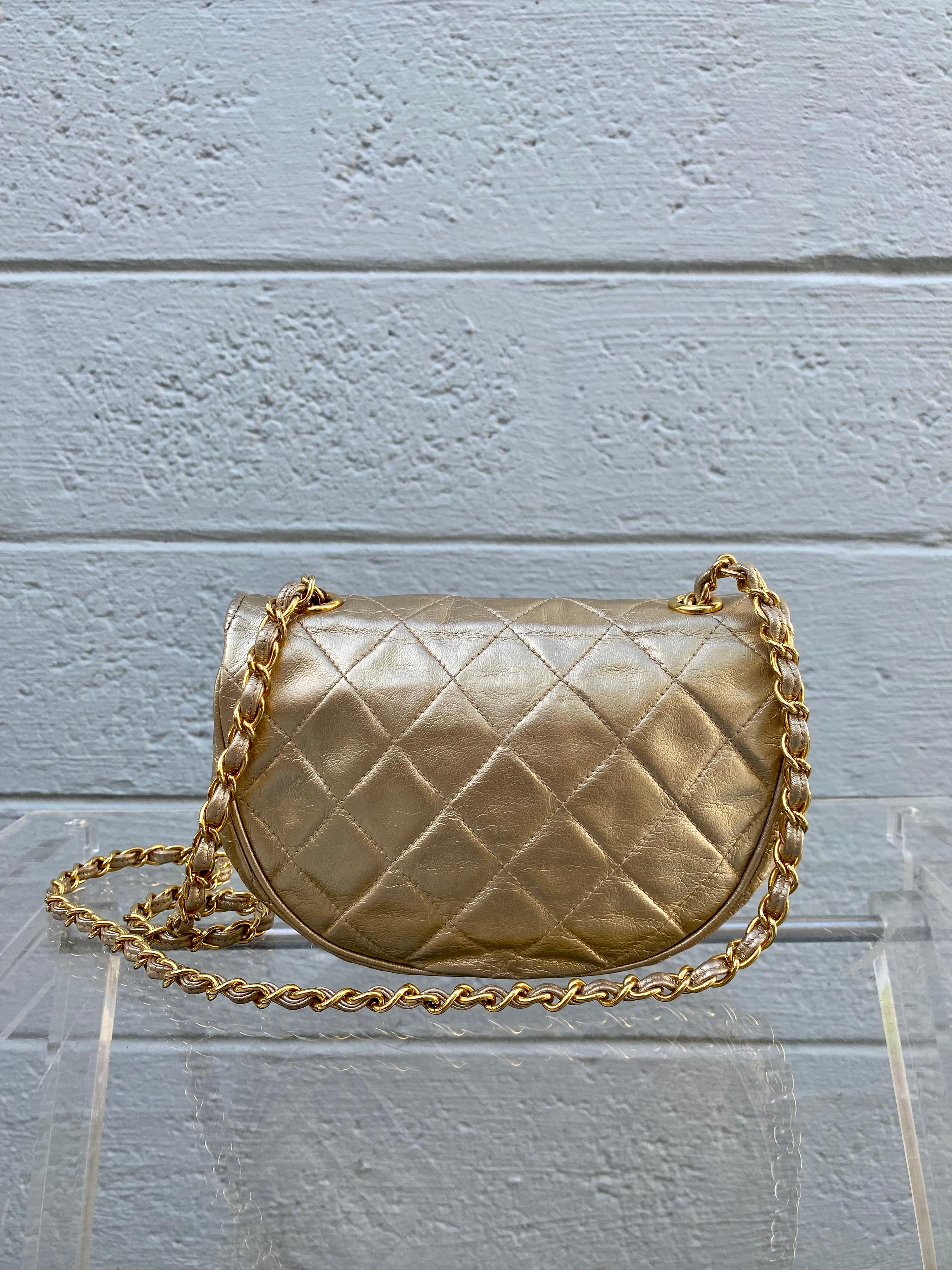 Chanel Vintage Mini Gold Camelia Lambskin Flap Crossbody Bag In Good Condition In Fort Lauderdale, FL