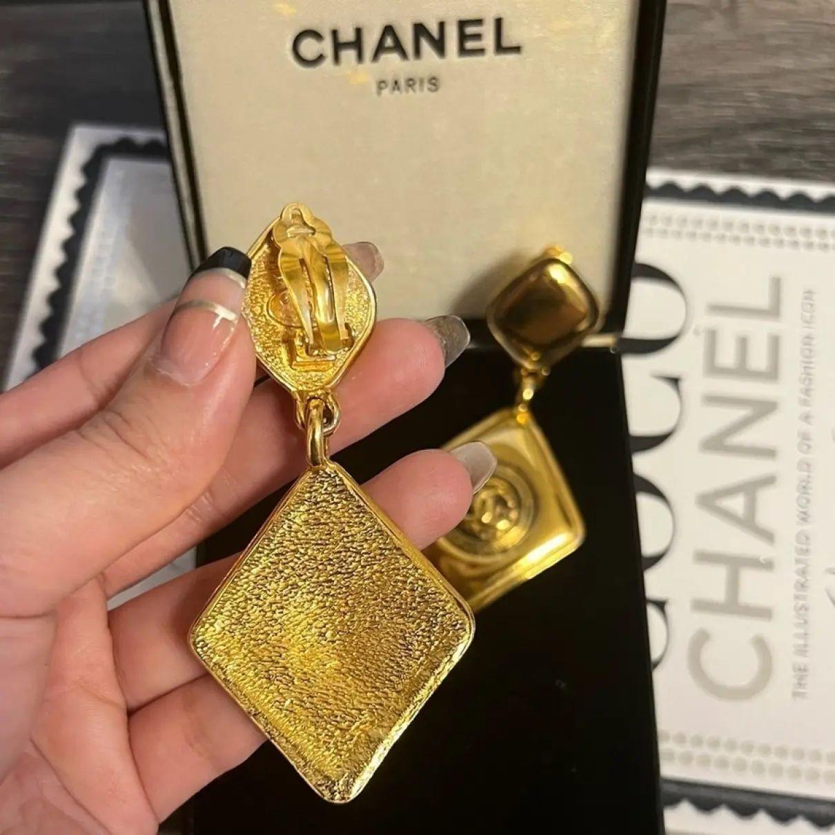 Chanel Vintage Gold Large Diamond CC Logo Drop Clip On Earrings, circa 1980s For Sale 1