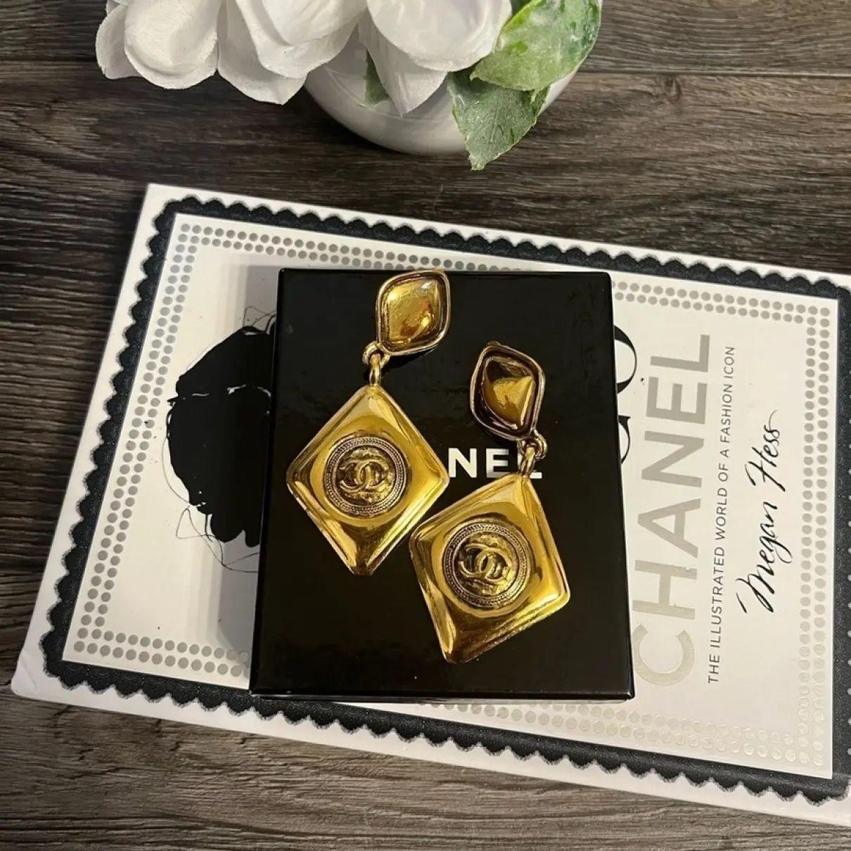 Chanel Vintage Gold Large Diamond CC Logo Drop Clip On Earrings, circa 1980s For Sale 3