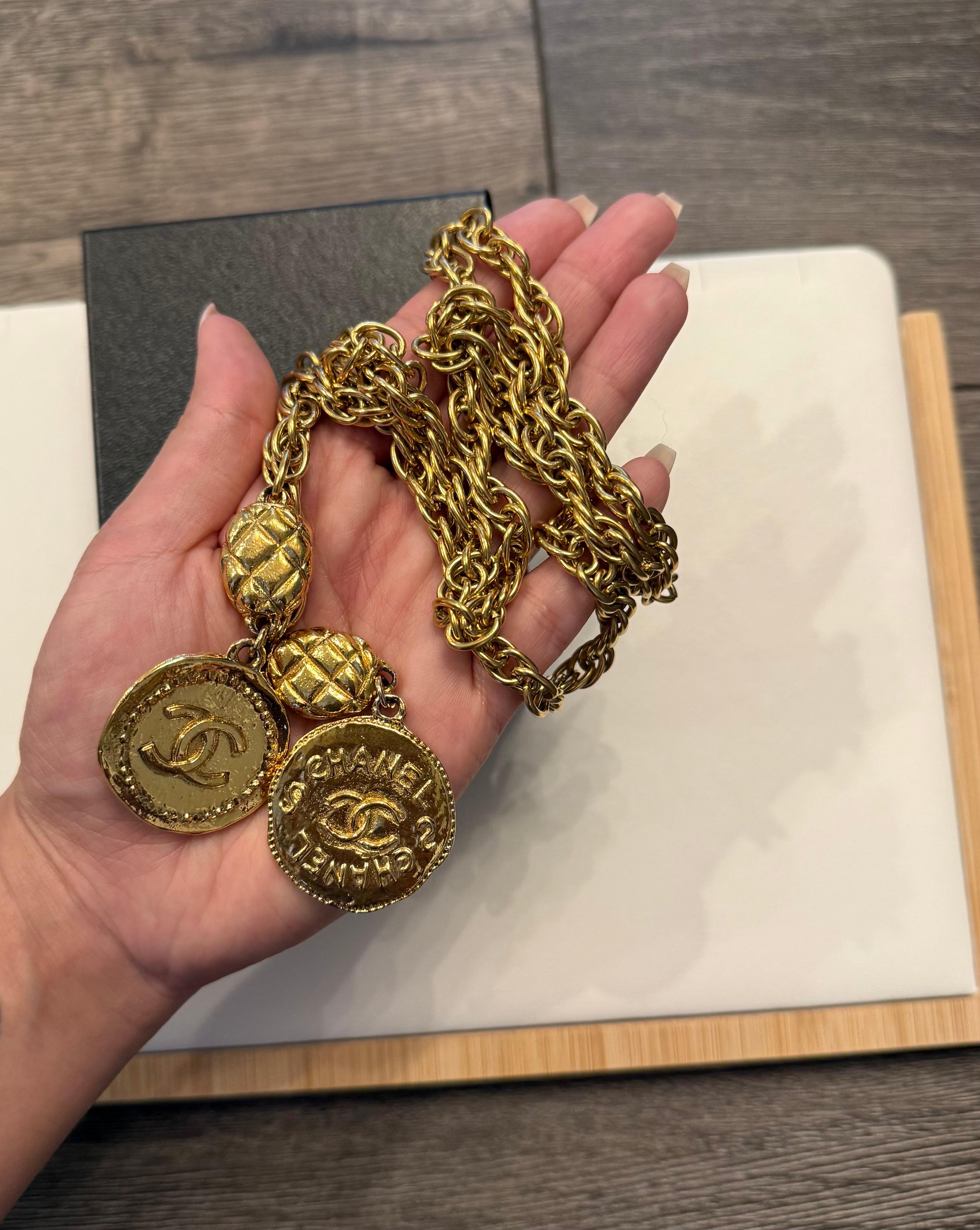 CHANEL Vintage Gold Lariat CC Medallion Necklace For Sale 3