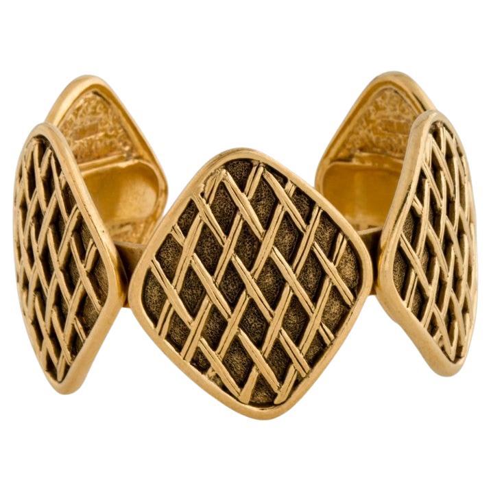 Chanel Vintage - Bracelet manchette en médaillon tissé en treillis doré