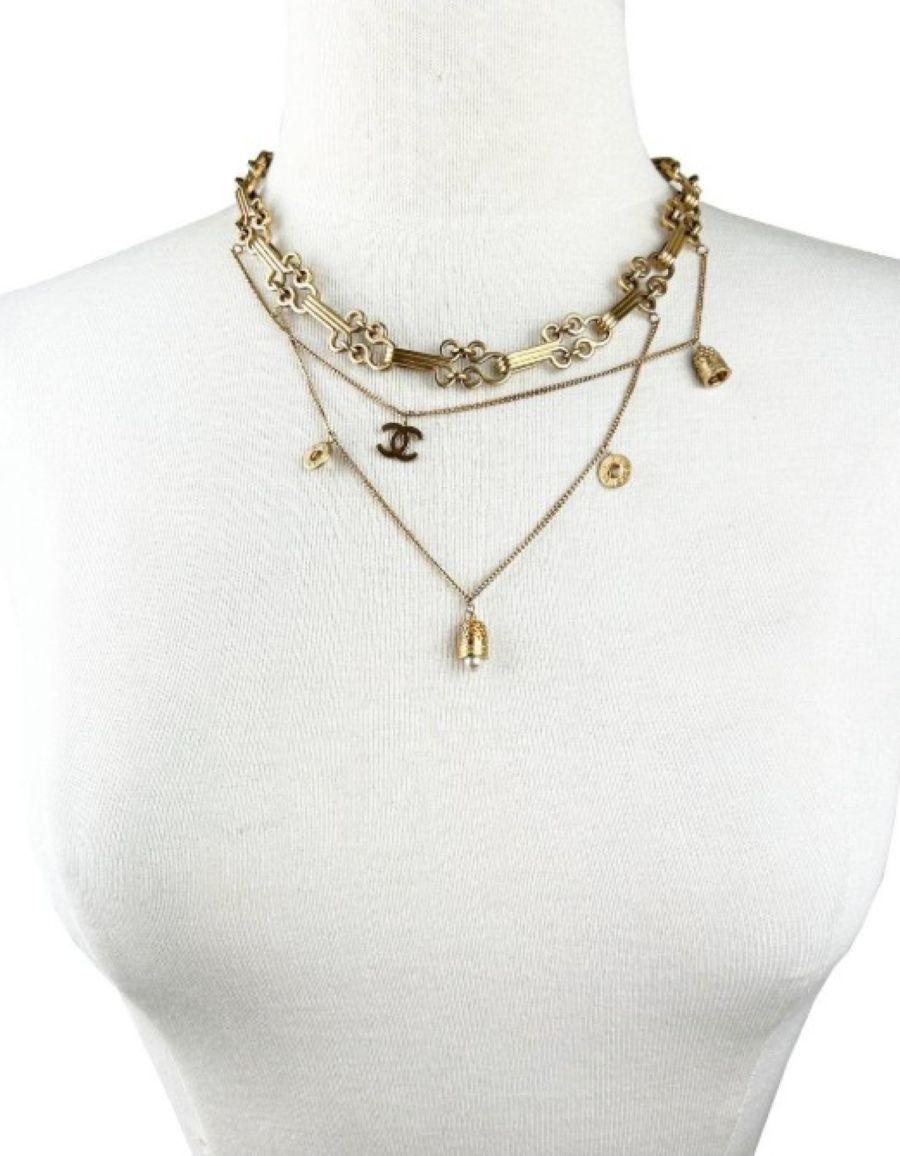 CHANEL Collar con Enganche CC de Oro Vintage en Capas en venta 9