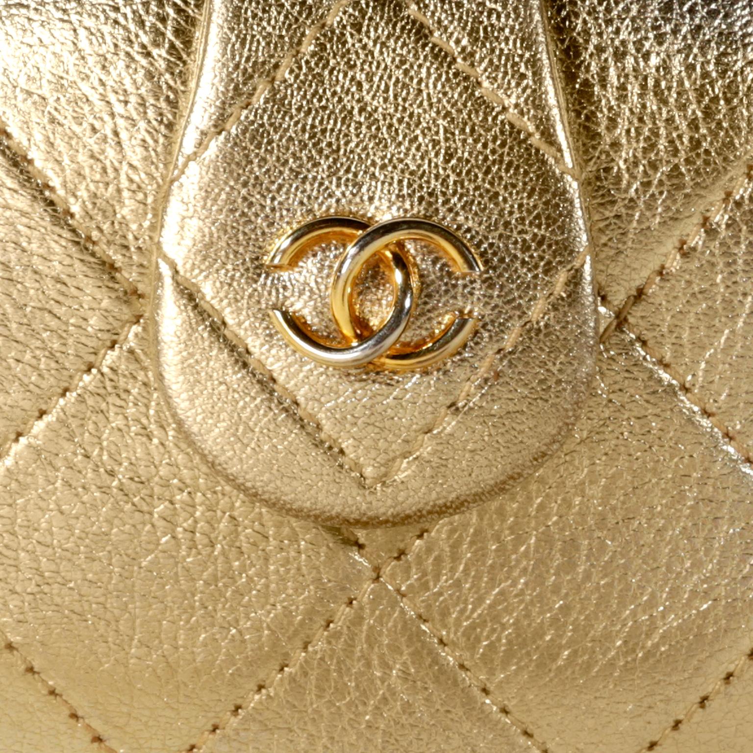 Women's Chanel Vintage Gold Leather Oval Evening Clutch