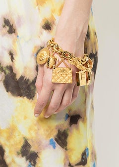 Chanel Vintage Gold Link CoCo Chanel Shoe Clover Angel Toggle 2.55 Bracelet