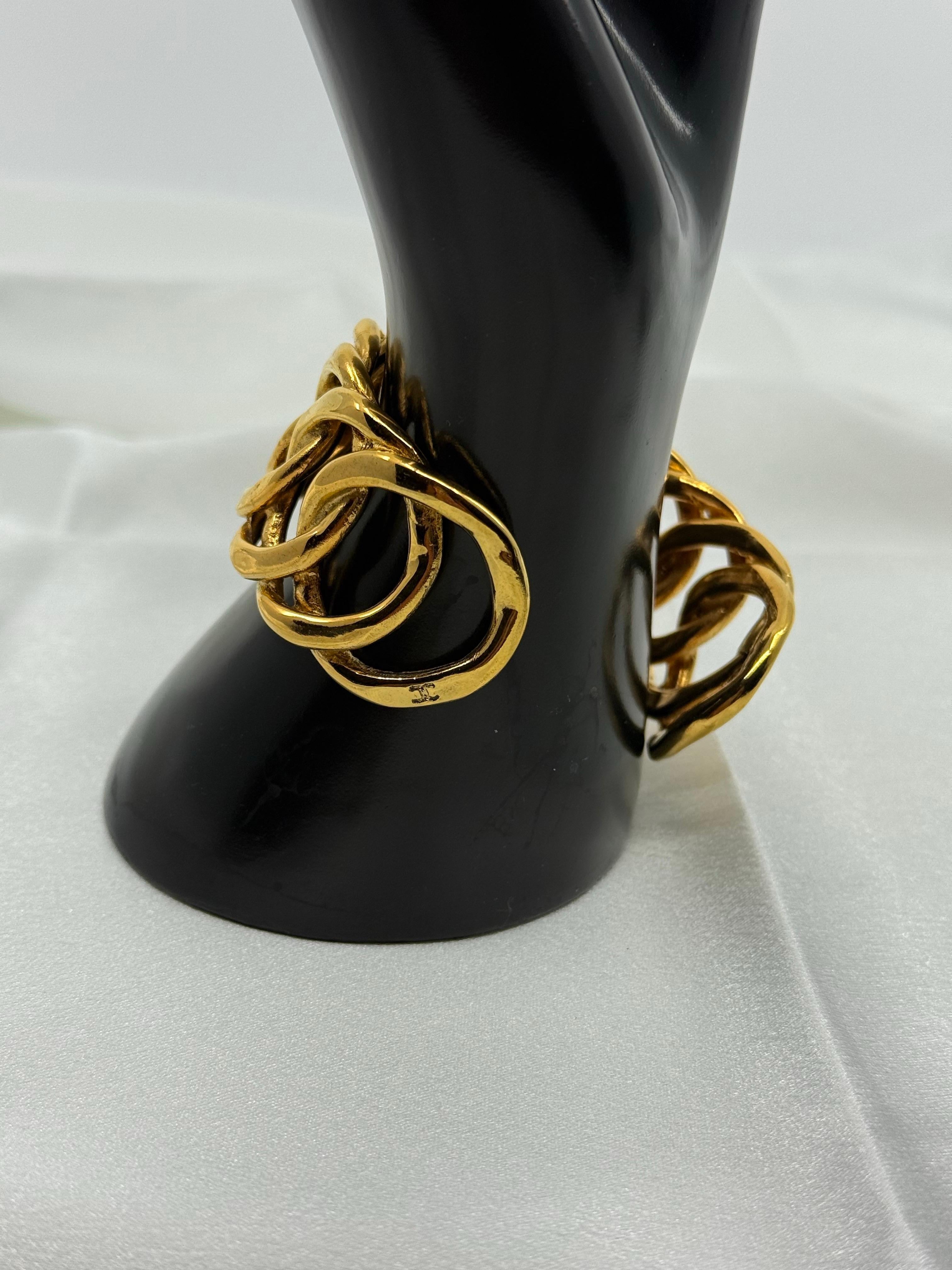 CHANEL Pulsera brazalete de eslabones de oro vintage en Bueno estado para la venta en Bellevue, WA