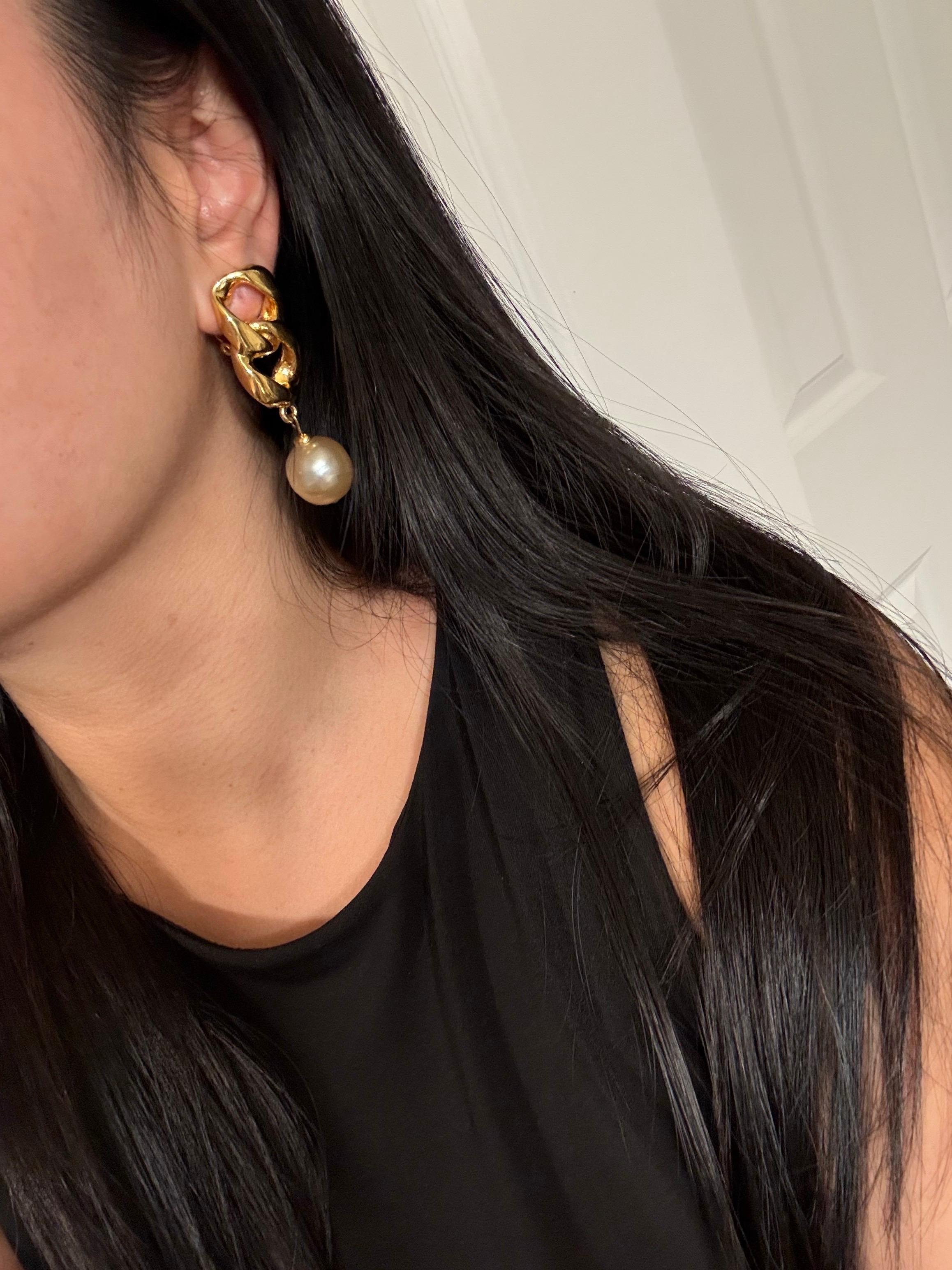 CHANEL Vintage Gold Link Faux Perle baumeln Ohrringe im Angebot 6