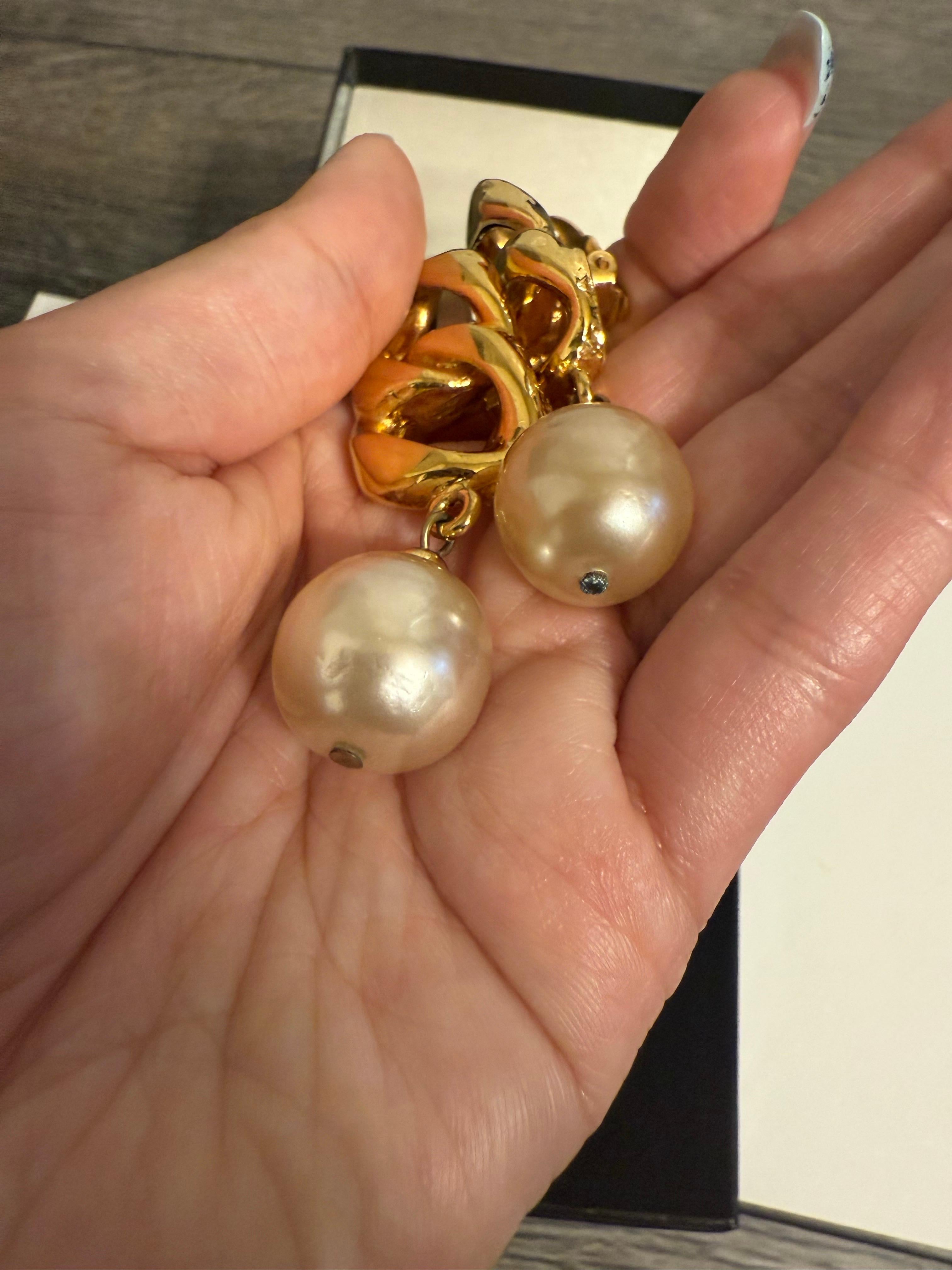 CHANEL Vintage Gold Link Faux Perle baumeln Ohrringe im Angebot 5