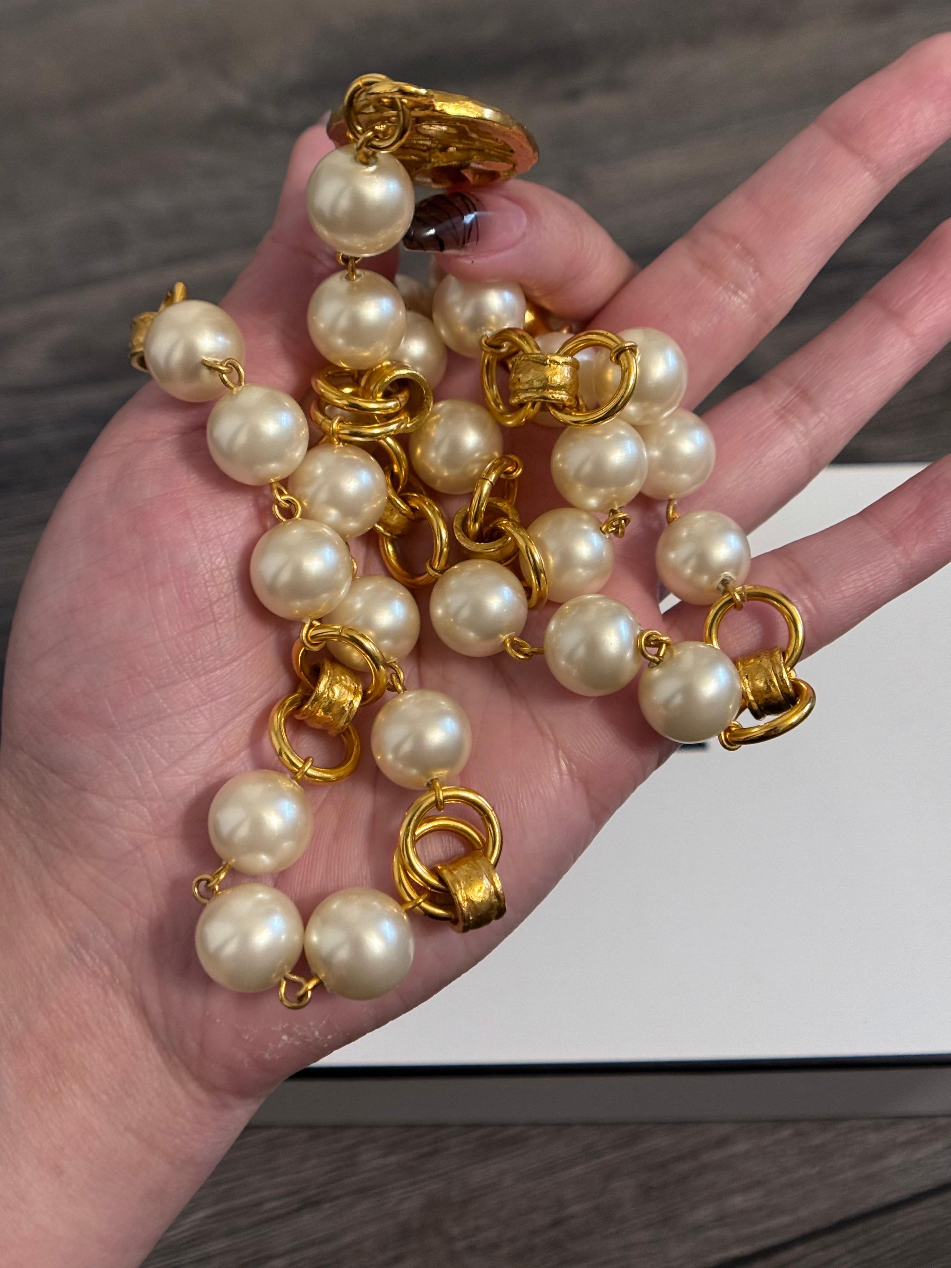 Sautoir CHANEL Vintage A Link Gold Pearl CC Logo en vente 2