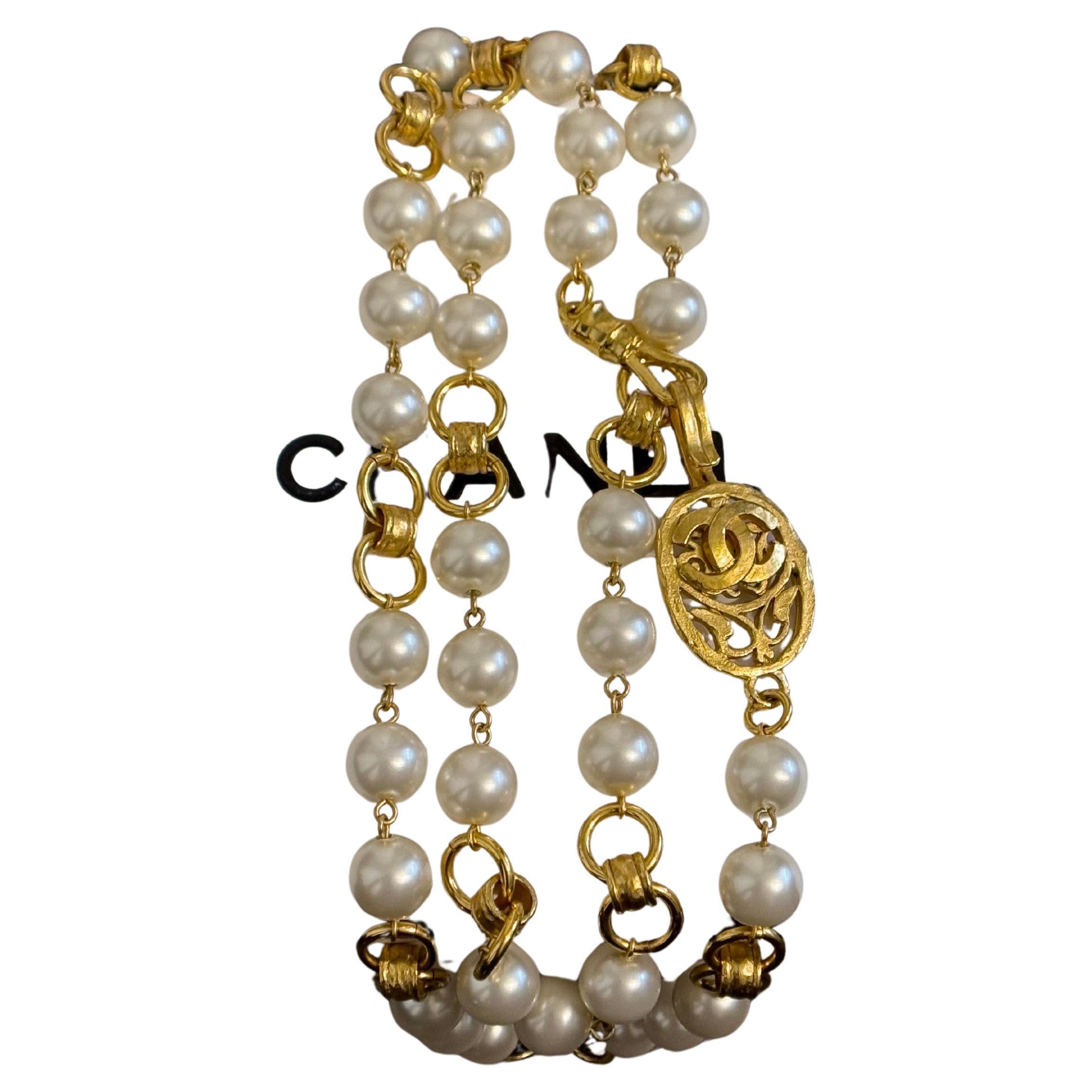 Sautoir CHANEL Vintage A Link Gold Pearl CC Logo en vente